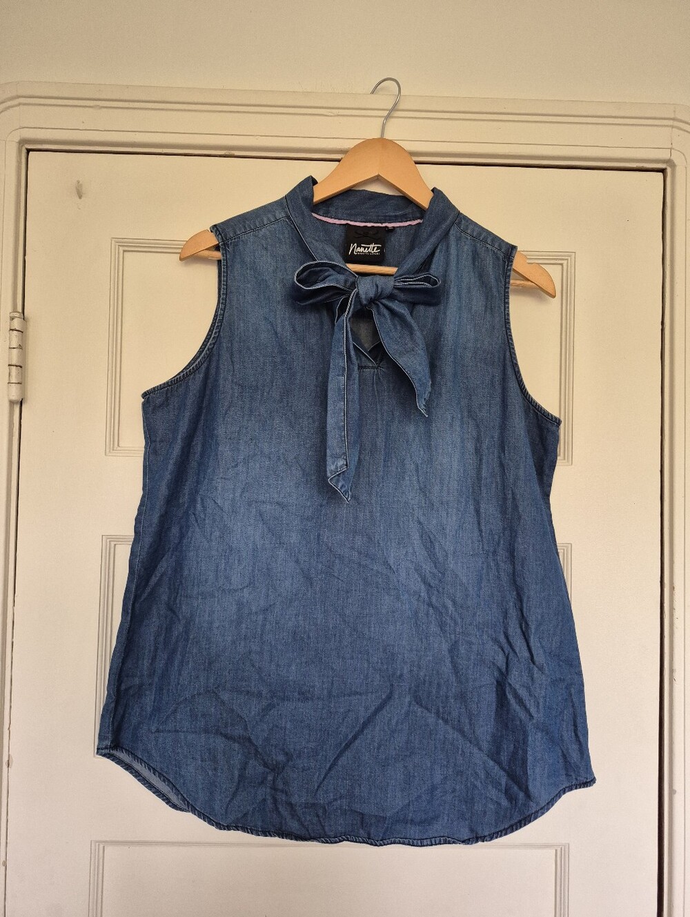 Nanette Lepore Chambray Sleeveless Top With Bow At Neck 100% Tencel